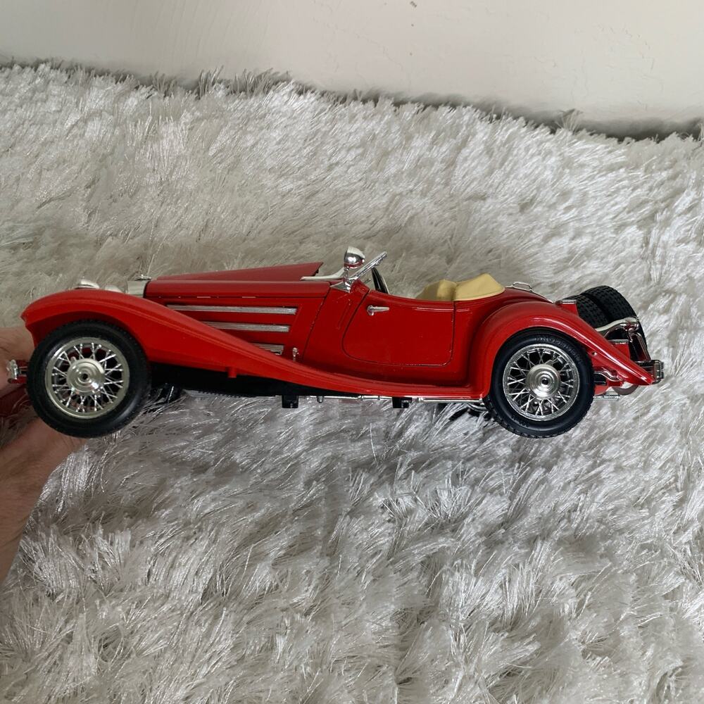 Burago 1936 Mercedes Benz 500 K Roadster Special Collection 1:20 Diecast Toy Car